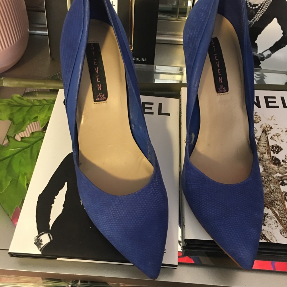 Steve Madden Royal Blue size 10